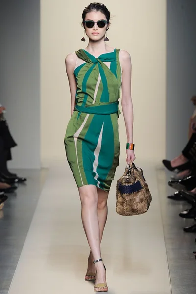 Look 27